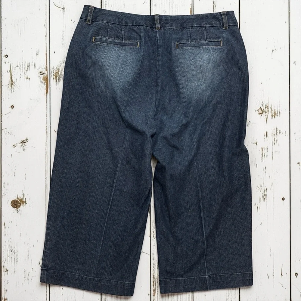 Khakis & Co Cropped Jeans Women Size 12 Blue Stretch Denim Wide Leg Capri Pants - Picture 2 of 7